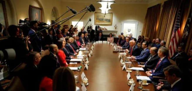 特朗普對(duì)中又雙叒叕加征關(guān)稅至20%！這次力度可比以往的更大了！